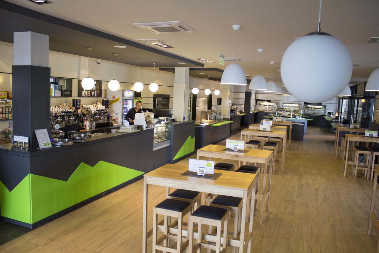 Hotel Lika Jug Brinje ภายนอก รูปภาพ
